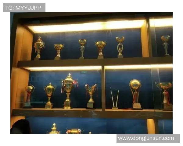 张足球球星勇夺赛场荣耀引领团队奋战再创辉煌