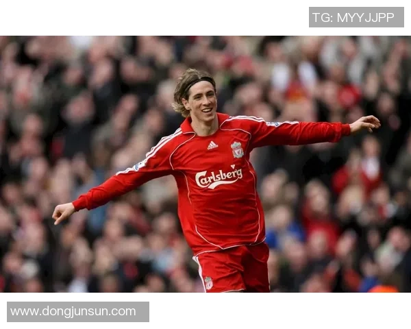 足球球星送秋衣事件背后是谁的心意引发热议各方反响